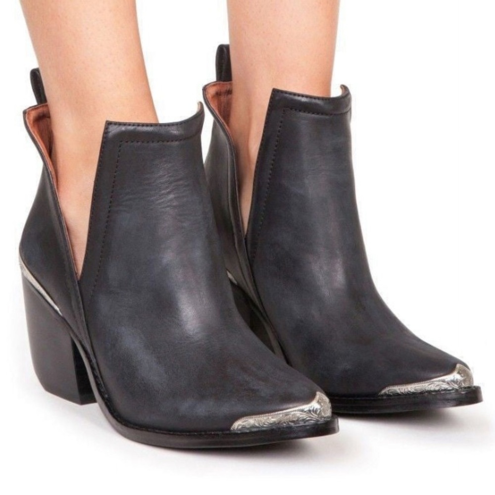 Jeffrey Campbell Distressed Black Leather “Cromwell” Size 7